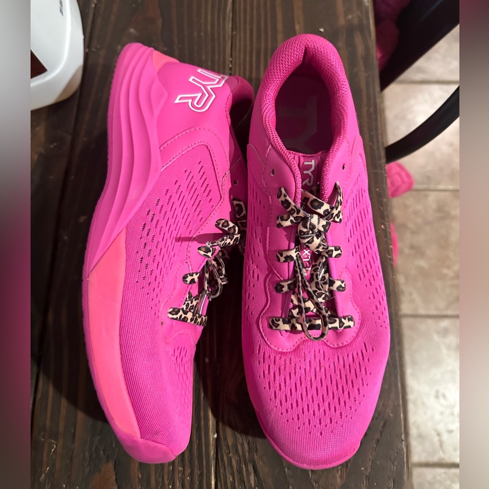 TYR shoes